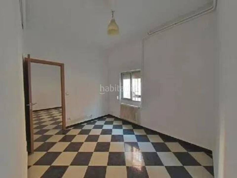 Foto ced9bc3f-1431-46a9-85bc-b04105a9854f. Piso en Numancia Madrid