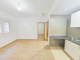 Flat  Calle cl abastos. Piso en venta en centro