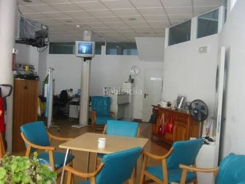 Foto c1115e67-59d3-4956-b97b-469340ba704a. Edificio in Álamo (El)