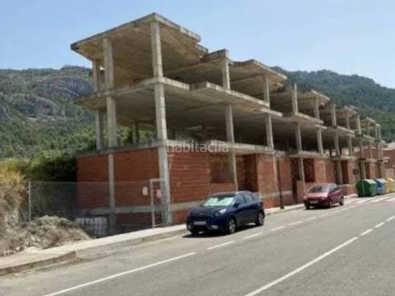 Foto e003d241-bc4c-4501-bc3e-471070c38f6b. Terreny residencial a Alfafara