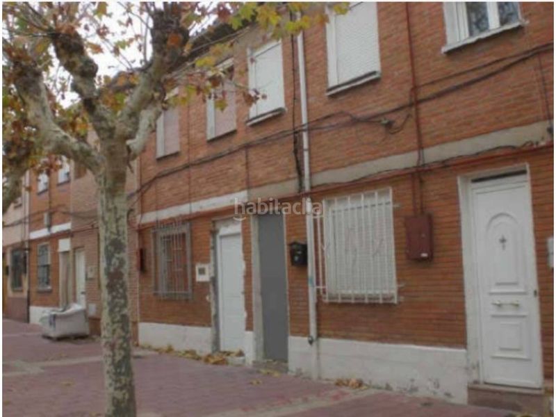 Foto 44bf47b3-996f-4ae7-81a5-f5829d039e2b. Casa adossada a Barrio España Valladolid