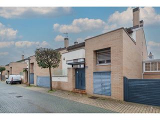Casa a schiera  Calle hoyo de manzanares. Chalet adosado en venta en hoyo de manzanares valdepelayomontepi