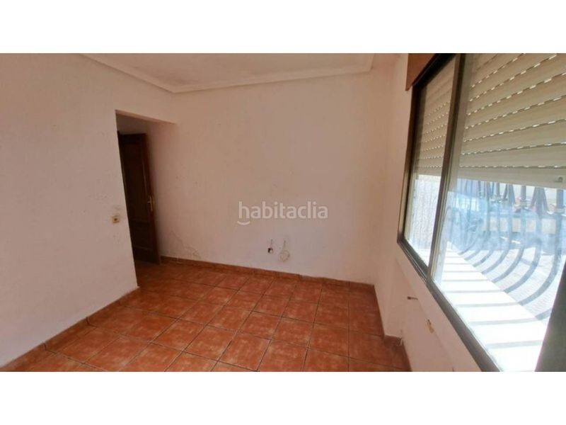 Foto bc5e0933-3dd7-42ff-84ee-308fa5b8124e. Casa adossada a Moraleja de Enmedio