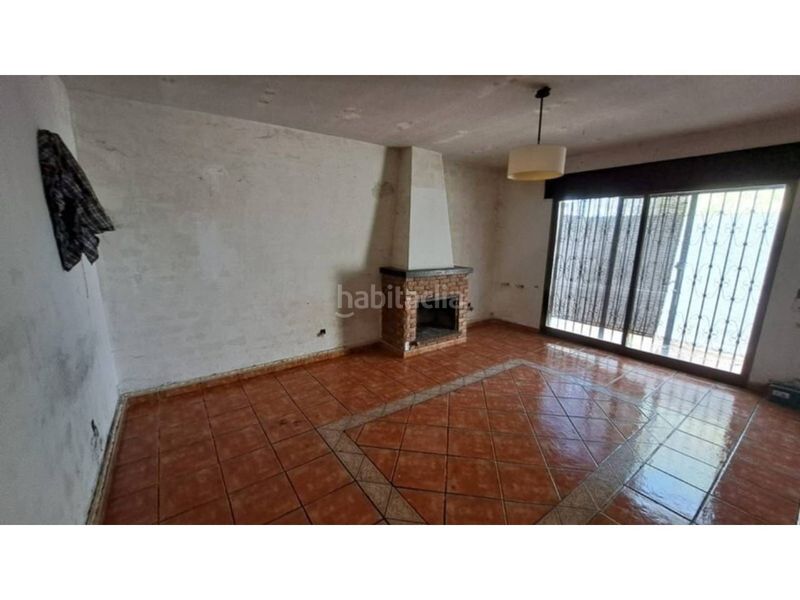 Foto cb918dd3-b2a7-490a-a444-a5e44725f921. Casa adossada a Moraleja de Enmedio