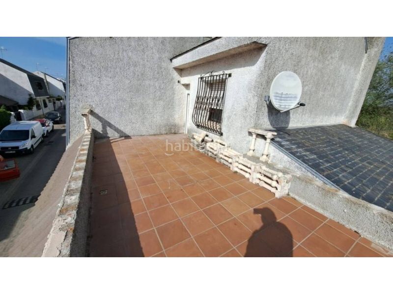 Foto eb79b4d5-1e83-45d1-9a3d-ed20fbbcb16d. Casa adossada a Moraleja de Enmedio