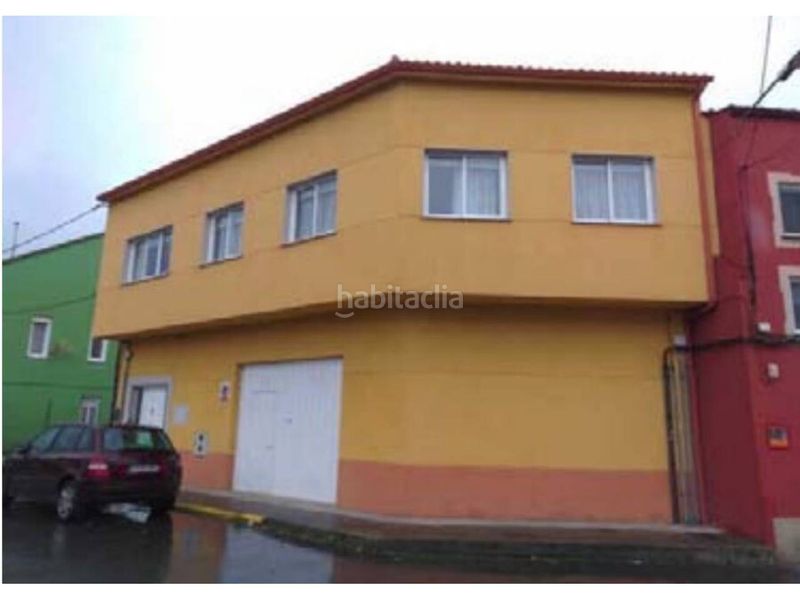 Foto f6fdde48-3afc-469e-8f5e-bc03dd256893. Casa adossada a A Malata - Catabois - Ciudad Jardín Ferrol