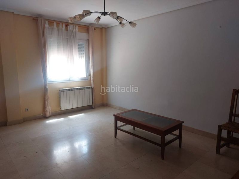 Foto a02d48aa-98a7-4181-ac4a-5c85eb6c8ada. Casa amb calefacció aparcament a Centro Navalcarnero