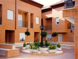Maison  Calle san josé. Casa  chalet adosado en navalcarnero