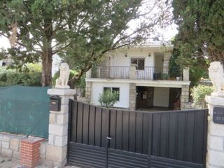Chalet in Villa del Prado. Venta de villa en villa del prado