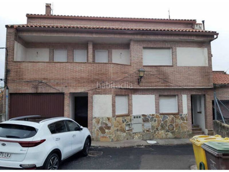 Foto 53e96696-c550-4927-9bee-c61404df0f70. Casa adossada a Cadalso de los Vidrios