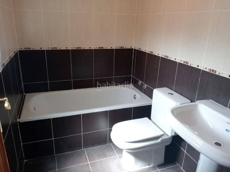 Foto 5acc387d-6cdb-4ae5-9be6-e70ba518cb7a. Casa adossada a Cadalso de los Vidrios