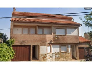 Casa a schiera  Calle nueva. Chalet adosado en venta en cadalso de los vidrios