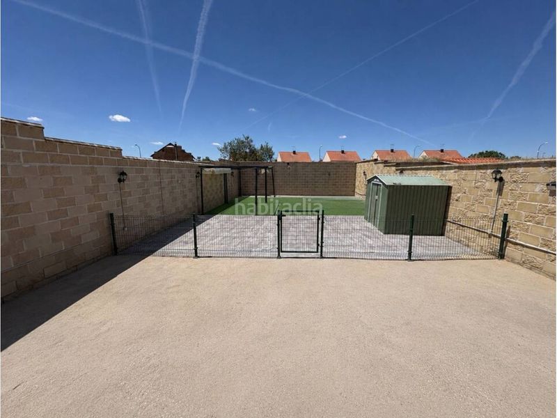 Foto fd9abdb1-f903-43a7-a584-3212c4185419. Casa adossada a Ventas de Retamosa (Las)