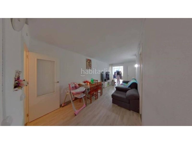 Foto f3e1608a-07fc-41d3-a0fc-75a7751cc8e3. Pis a La Salut Barcelona