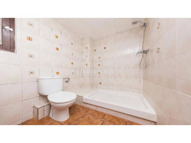 Foto a2923176-0865-4104-bfd6-f08a8c532cb6. Casa adossada a Vila de Gràcia Barcelona