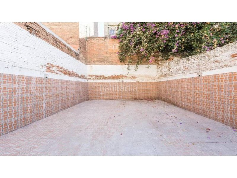 Foto af4a525d-8aa9-4a3f-9e13-bd9e939f6981. Casa adossada a Vila de Gràcia Barcelona