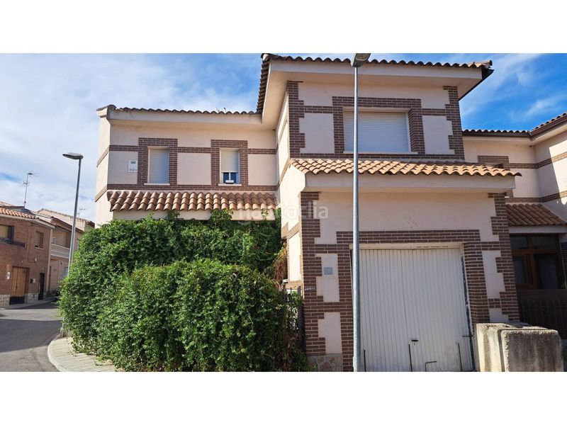 Foto b05a2aa4-27f0-4b88-8e22-fdd1c3efbd9e. Chalet piso en venta en Valmojado
