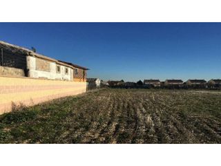 Finca rústica  Calle enebro. Terreno urbanizable en venta en ugena