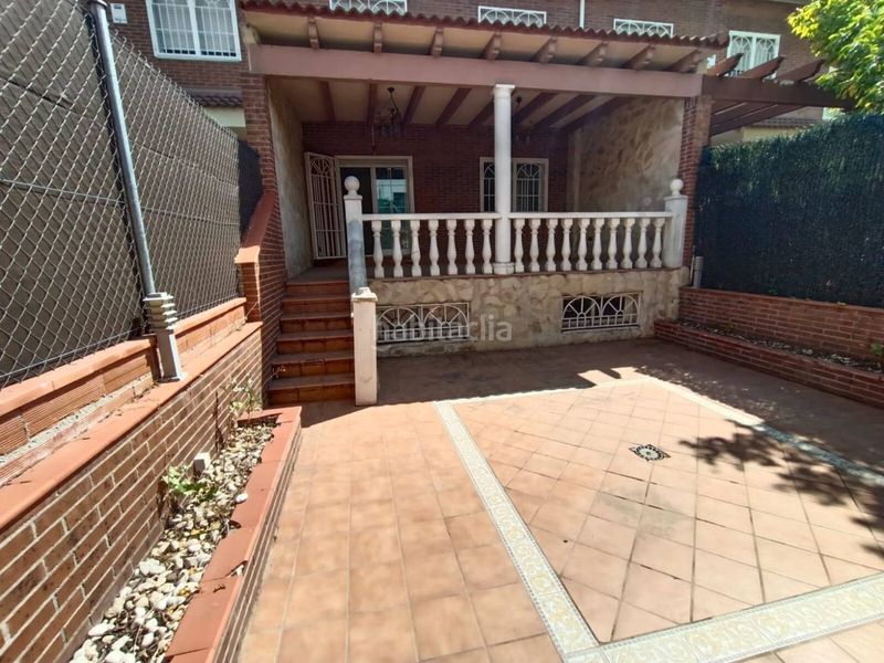 Foto c34cfe16-09c3-4ac5-ae16-d38c8e22c07e. Casa aparellada amb aparcament a Norte-Universidad Móstoles