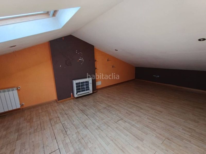 Foto ec168e21-6cc4-4b9d-8e9b-61ca34250df0. Casa aparellada amb aparcament a Norte-Universidad Móstoles
