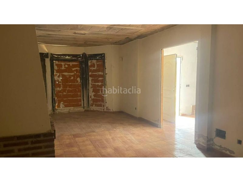 Foto 152b737e-6c2b-404e-b0f6-425674bf2278. Casa amb aparcament a Méntrida