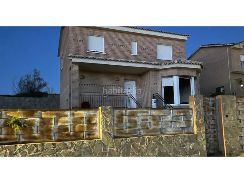 Foto 71f106f6-7aef-47c2-8955-ea7d0cc23618. Casa amb aparcament a Méntrida