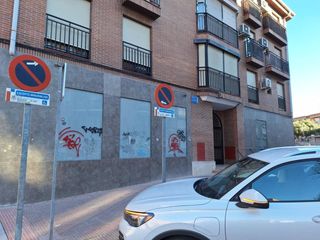 Local Comercial a Calle Margarita Fuente