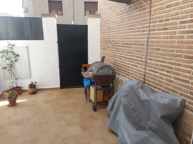 Foto d13986c1-c075-44b5-9c6d-95bf8f1f9bd0. Casa aparellada amb aparcament a Valmojado
