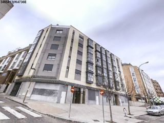 Flat in Avenida Camilo José Cela