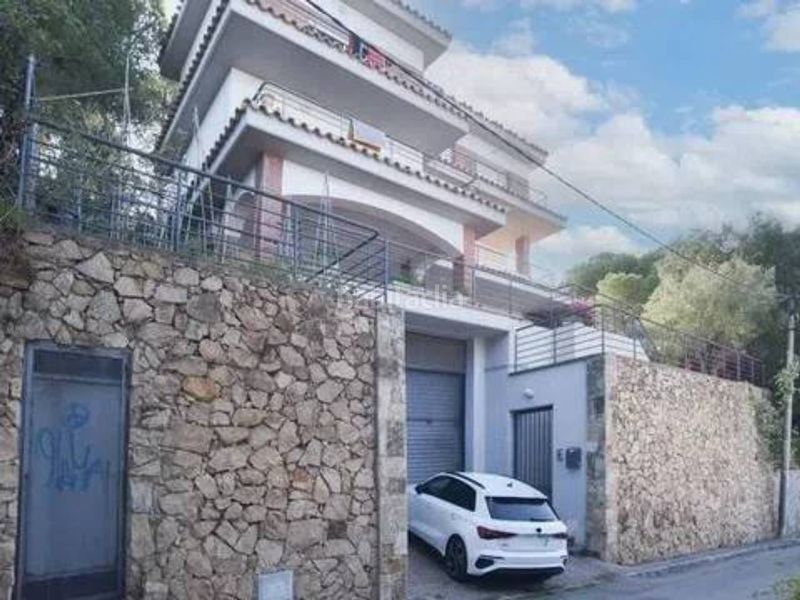 Foto 0e24f1c8-06cb-427e-bf78-76fcfb441f92. Casa adossada a Roca Grossa Lloret de Mar