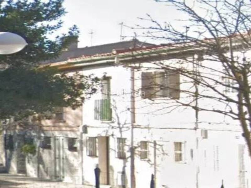 Foto a48540d1-c597-404b-b470-3385f7c21e16. Casa adossada a Simancas Madrid