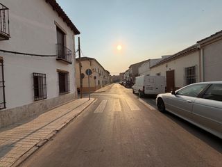 Xalet en Alc�zar de San Juan. **casa con parcela de 296 m�, gran patio y 3 dormitorios junto a