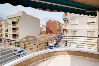 Apartament  Calle gumersindo. Apartamento en paseo mar�timo a 100 m de playa del cura