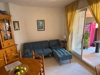 �tic  Sal la. �tico d�plex situado a tan solo 250 metros de la playa de los lo