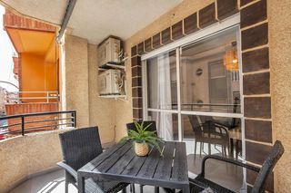 Pis  Calle finlandia. Piso de 3 dormitorios reformado en venta  torrevieja playa de lo