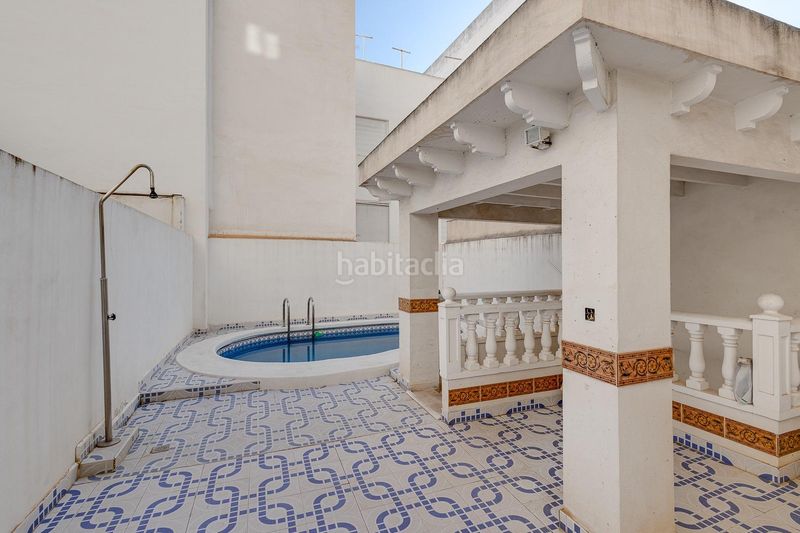 Foto 9c83dd0d-de16-49d1-94ed-a38222de3202. Àtic amb aparcament piscina a Zona Playa del Cura Torrevieja