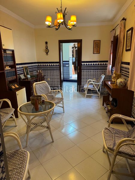 Foto fa428b83-302e-4321-ad72-e8631d63bd89. Casa amb xemeneia aparcament a ramal de Espartinas Espartinas