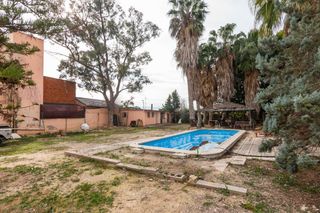 Casa a Alquerías. Casa con parcela urbana residencial en la huerta de alquerias cm