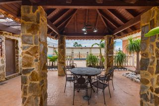 Chalet in La Alcayna. Chalet de ensueño en la alcayna 5 dormitorios, piscina y jardin
