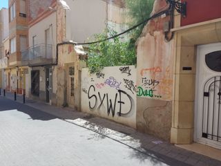 Terreno residencial en Calle rosario del 8. Se vende solar urbano de 129 m2 en el centro de alcantarilla