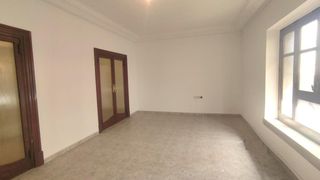 Miete Büro in La Catedral. Local destinado para oficinas en zona privilegiada no vivienda