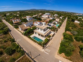 Casa  Calle pins de na mossa (cl). Villa exclusiva en cala llombards