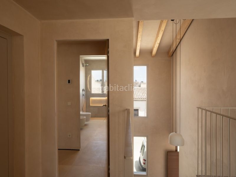 Foto 47acef0a-3e8e-4661-8390-73d49f744e3c. Casa aparellada amb aparcament piscina a Ses Salines poble Ses Salines
