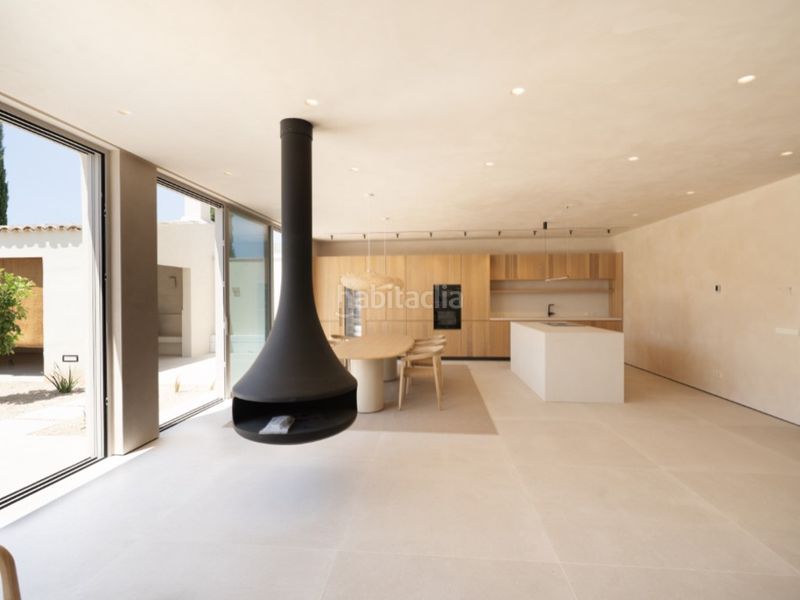 Foto f8474163-e002-44c5-a36e-176550621da4. Casa aparellada amb aparcament piscina a Ses Salines poble Ses Salines