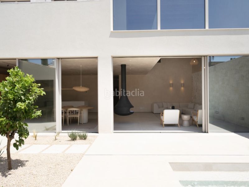 Foto f9066560-32b4-41d9-971c-eee053223789. Casa aparellada amb aparcament piscina a Ses Salines poble Ses Salines