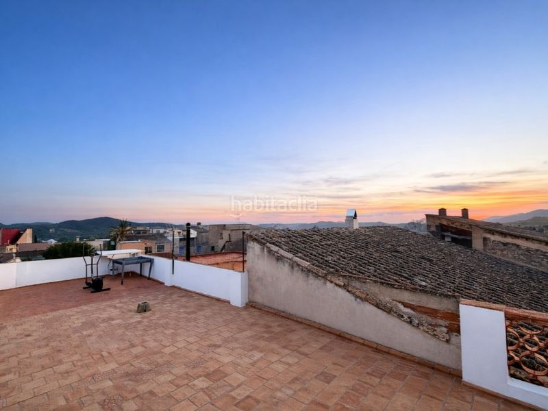 Foto c77dc0c5-2496-4626-9d1f-cbb22638b957. Casa adossada amb aparcament a Calvià poble Calvià