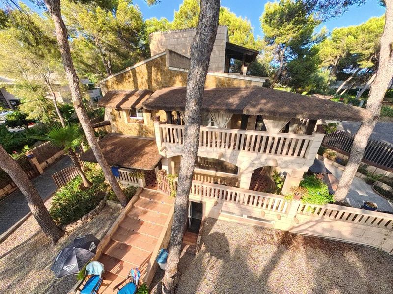 Foto fad8068d-39a4-4f5d-8cb6-98398ccf1e5b. Xalet amb aparcament a Magaluf Calvià