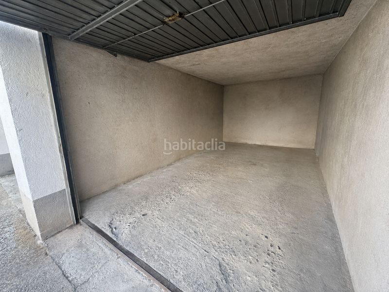 Foto b23618ff-184d-4a71-a83c-30a5d35c89cb. Aparcament cotxe a carrer colón 15 a Valls