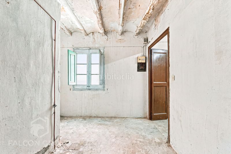 Foto b8d7702d-ecee-4f23-860e-6bae7bec2c1d. Casa amb aparcament a Centre Reus