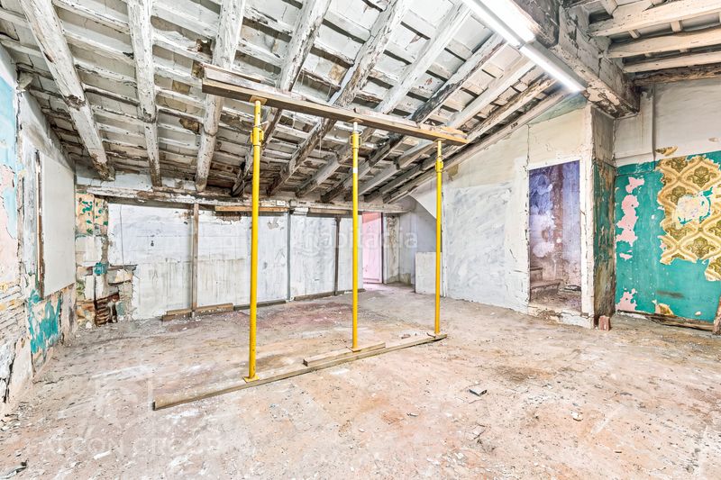 Foto bc25fb3e-7091-4b10-bef4-1c1750f1add5. Casa amb aparcament a Centre Reus